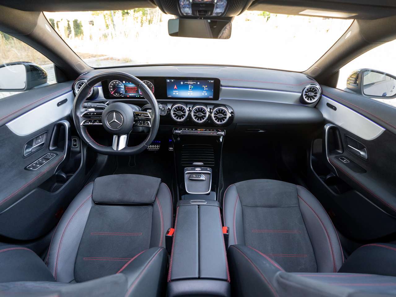Mercedes-Benz CLA 180 CLA180 AMG-LINE/PANO DAK/CAMERA/ZETELVERWARMING/ADAP CRUISE CONTROL/FACELIFT MODEL/APPLE CARPLAY — foto 22 van 22