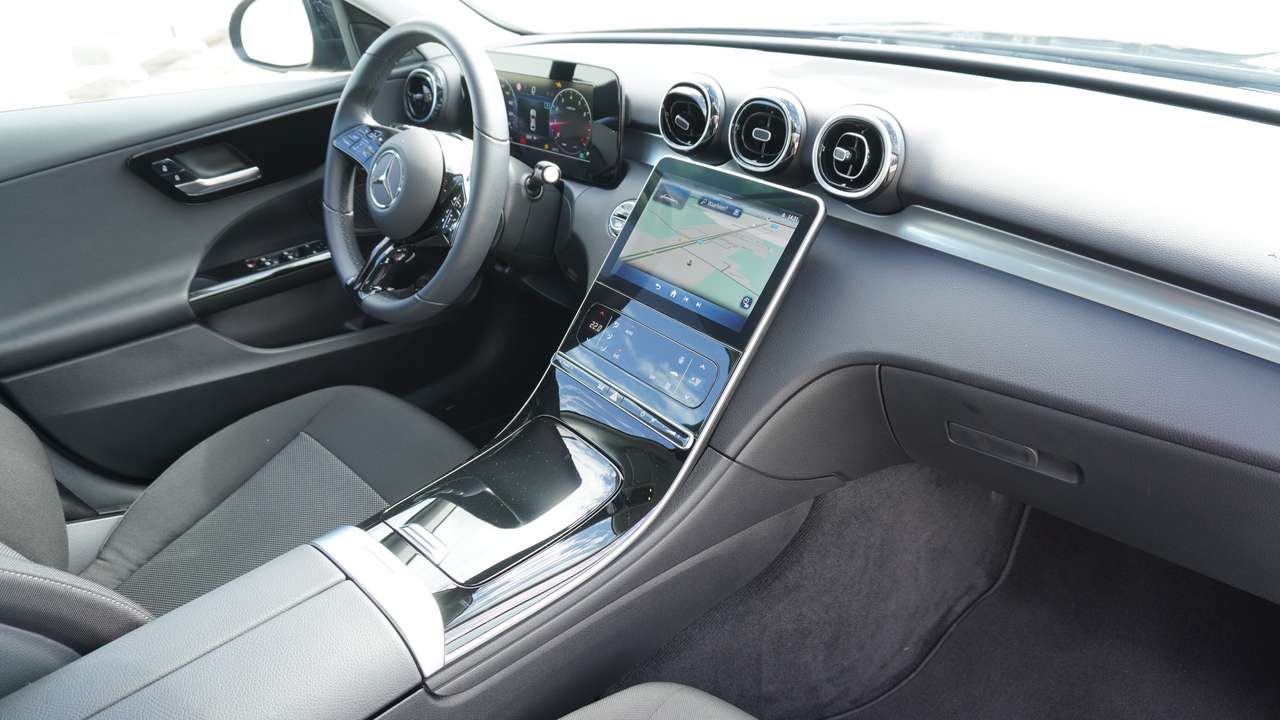 Mercedes-Benz C 180 MBUX/17" 10 DUBBELSPAAKS/ACT. SPOORASSIST — foto 9 van 18