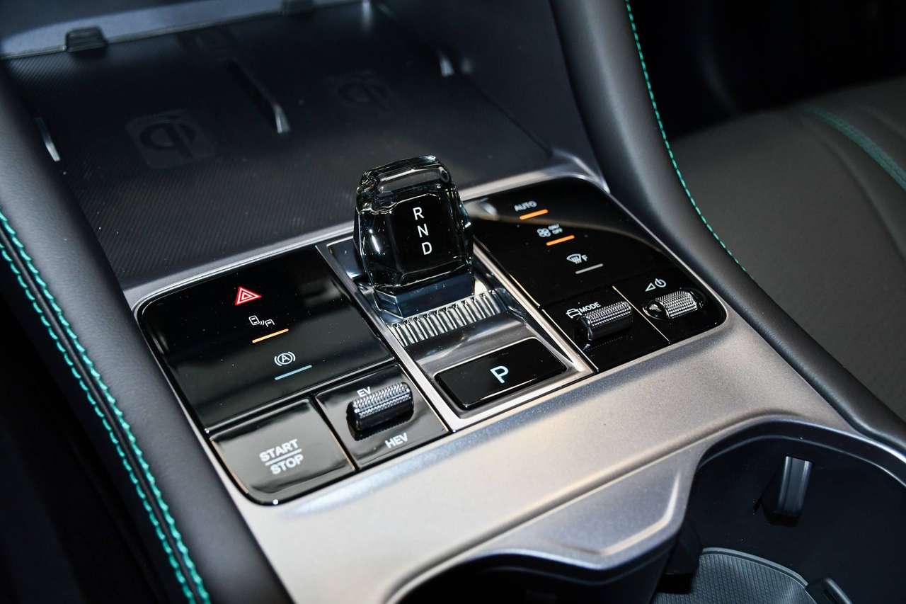 BYD Seal U DM-i Boost - NAVIGATIE / PANORAMISCH / SMARTLINK / ACC / BLIS / CAMERA / PDC — foto 25 van 25
