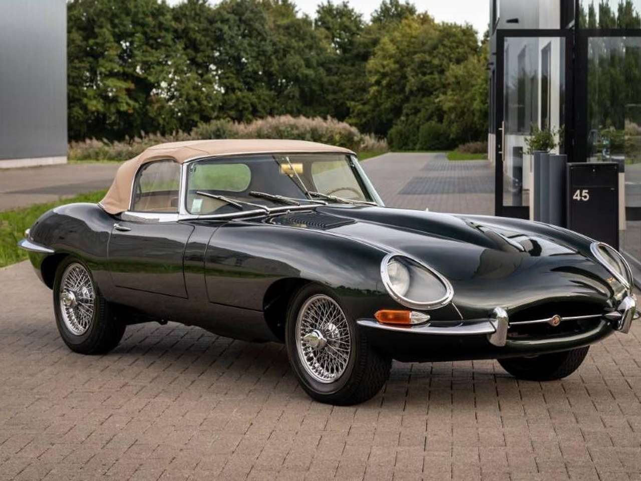 Jaguar E-Type 4.2 Cabrio — foto 3 van 25