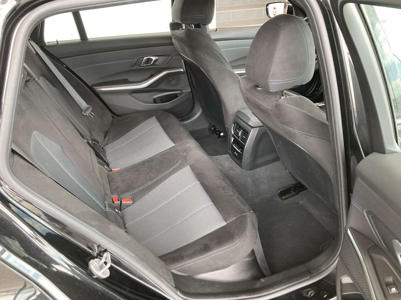 BMW 330 330I X-DRIVE  M-SPORT TOURING 245PK AWD AUTOMAAT — foto 7 van 18