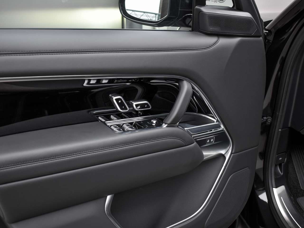 Land Rover Range Rover HSE P550e PHEV - NIEUW - DIRECT BESCHIKBAAR — foto 20 van 25