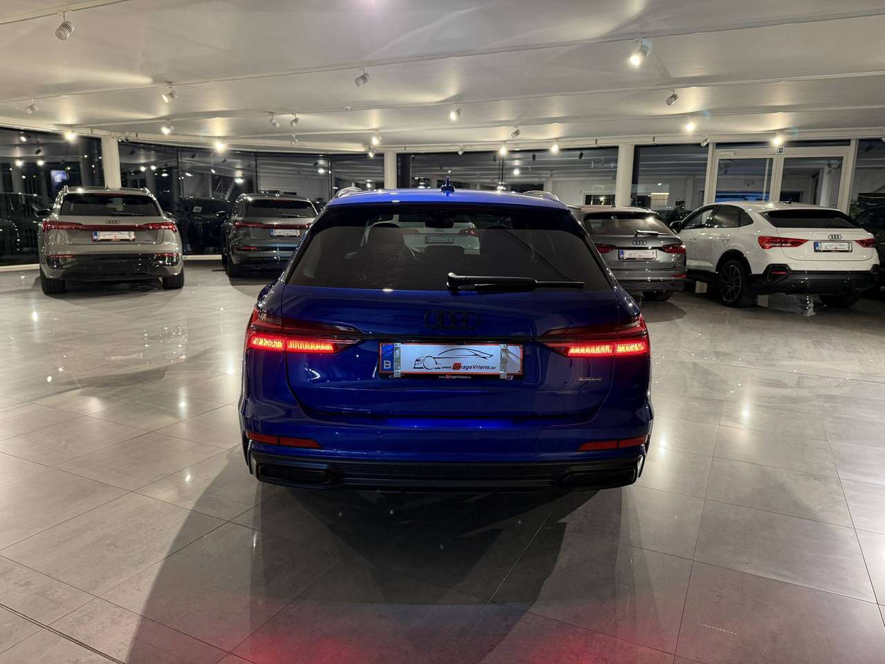 Audi A6 45TFSI 265PK QUATTRO * KLEUR EXCLUSIVE ULTRA BLAUW PAREL * BLACK PACK * 3X S-LINE * CAMERA * LED * TREKHAAK * 21" * — foto 2 van 24