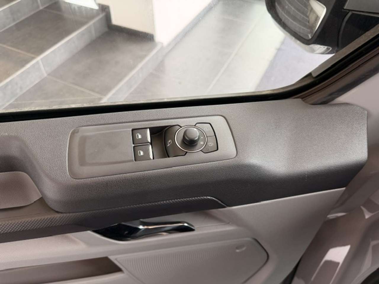 Ford Transit Custom MULTI-USE L2 SPORT PHEV 5 ZIT NIEUW OKM 45400+BTW — foto 22 van 23