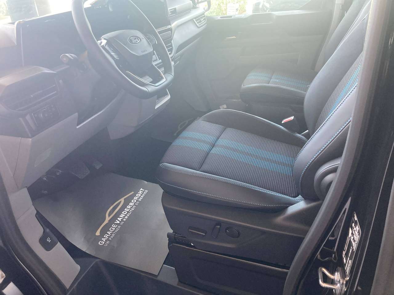 Ford Transit Custom MULTI-USE L2 SPORT PHEV 5 ZIT NIEUW OKM 45400+BTW — foto 10 van 22