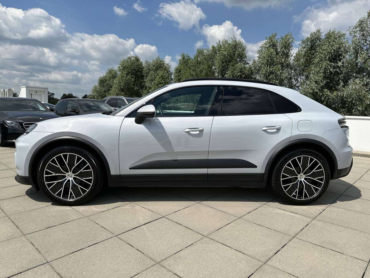 Porsche Macan E Adaptieve sportzetels pano dak Adaptiv cruise control — foto 3 van 18