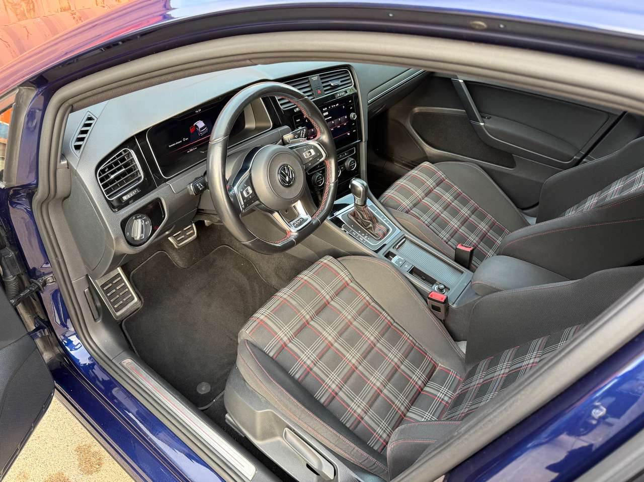 Volkswagen Golf GTI Golf 2.0 TSI OPF DSG — foto 5 van 10