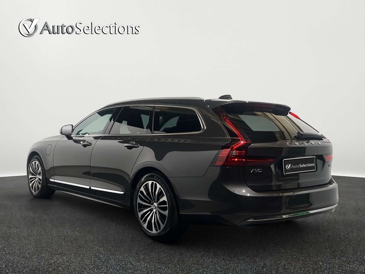 Volvo V90 T6 AWD Core Bright Harmann Kardon Trekhaak — foto 7 van 19