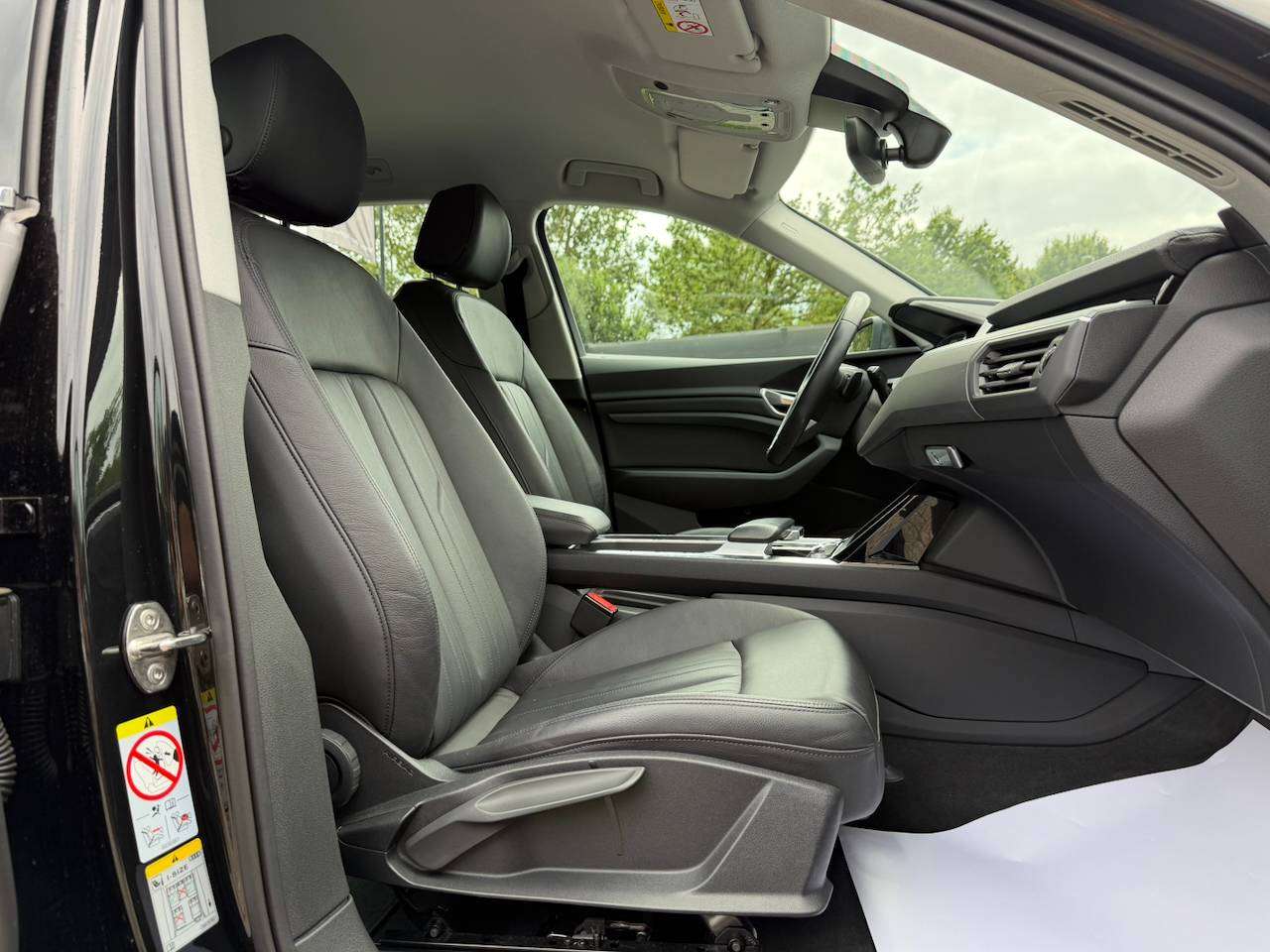 Audi e-tron 95 kWh 55 LEDER QUATTRO S-LINE CAMERA ELEKKOFFER KEYLESS — foto 6 van 14