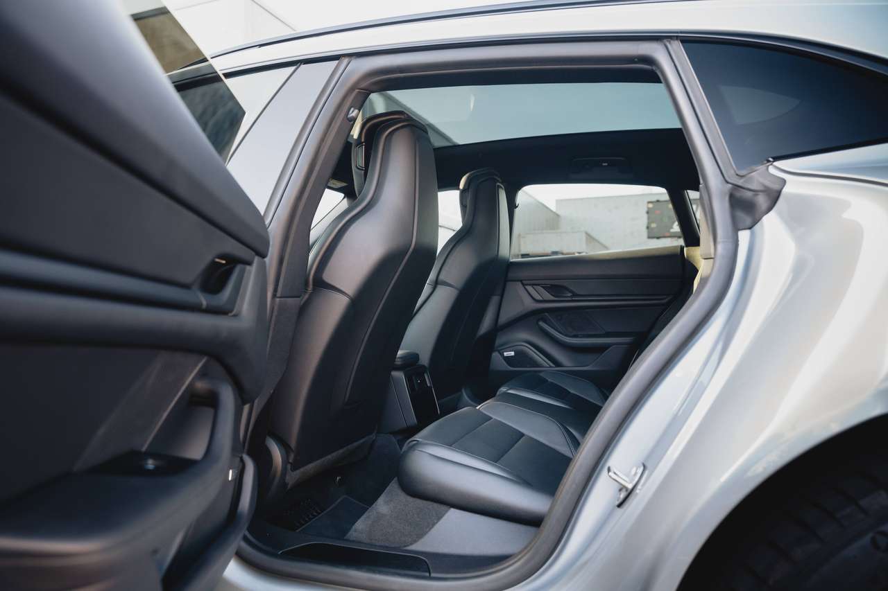 Porsche Taycan 4S Cross Turismo 93.4kWh Performance Battery Plus - 1st. Hand - Porsche History — foto 22 van 25