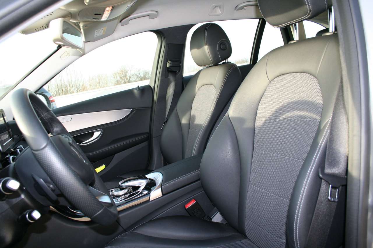 Mercedes-Benz C 180 PARKEERPAK/COLL.PREVENT ASSIST/18 INCH/AVANTGARDE — foto 4 van 5