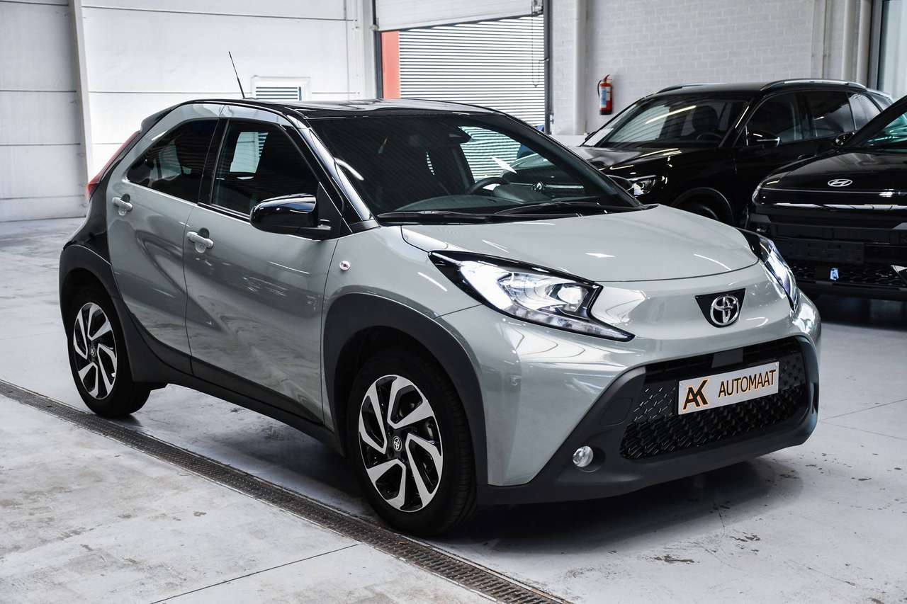 Toyota Aygo X Aygo X Air-Pulse + Tech Pack - NAVIGATIE VIA SMARTLINK / CAMERA / ACC / AIRCO — foto 2 van 18