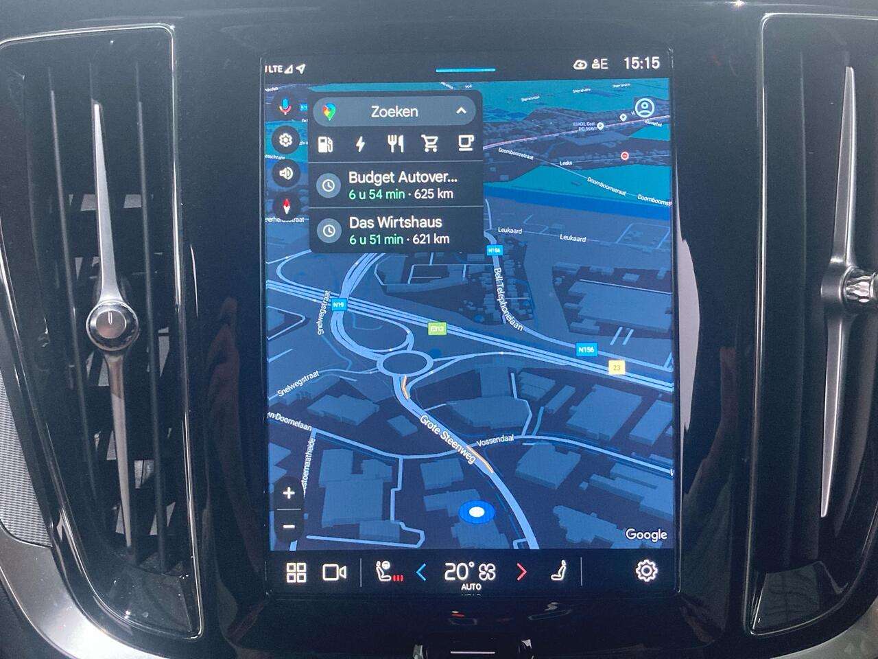 Volvo V60 T6 AWD PLUS DARK — foto 17 van 25