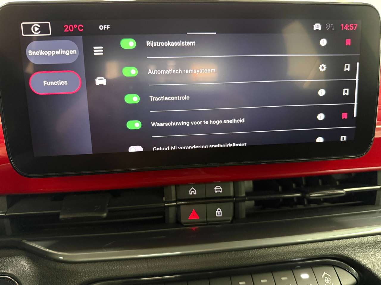 Fiat 600e e-600 54 kWh Red SOH 95% CARPLAY/ANDROID-AUTO*DAB*NAVI*CRUISE CONTROL*LANE ASSIST*PDC — foto 22 van 25