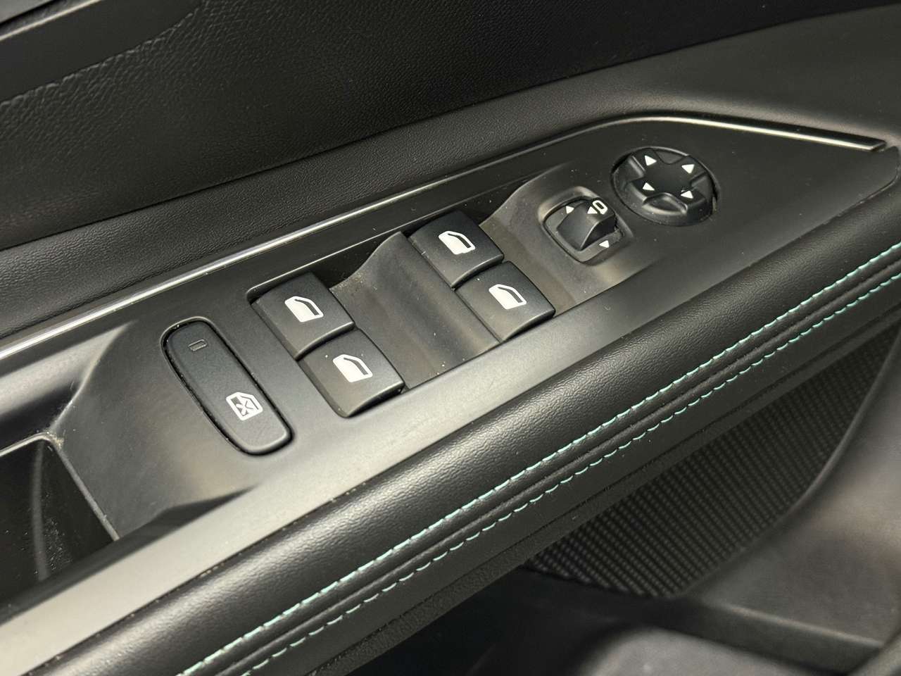 Peugeot 5008 1.5 BlueHDi 2021 FACE-LIFT  7 zitplaatsen Automaat! — foto 22 van 24