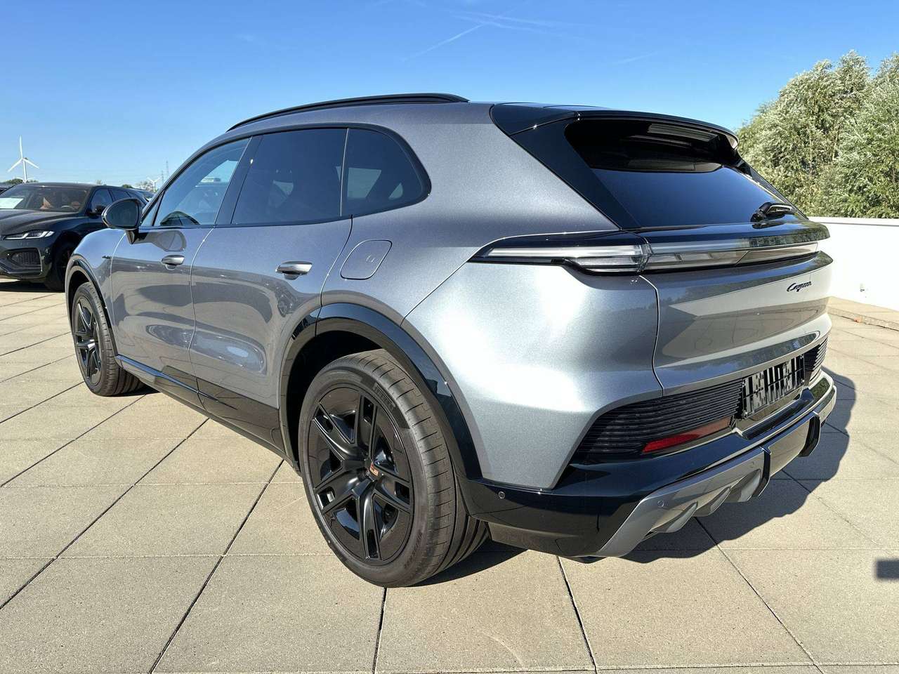 Porsche Cayenne ELECTRIC Trekhaak Pano Dak 22" Sport Design Pack — foto 8 van 18