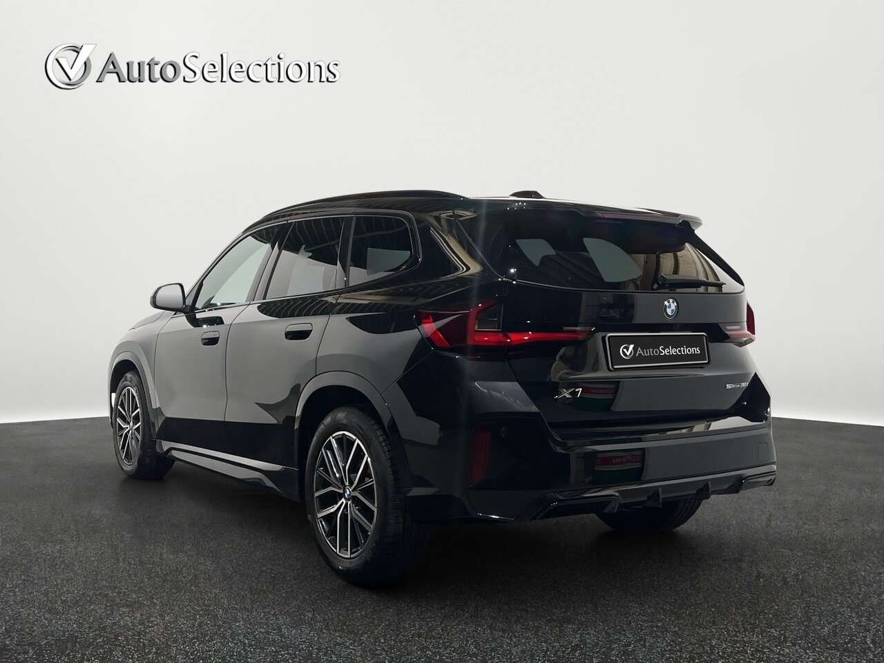 BMW X1 18I M Pack/Camera/Confort acces/Led — foto 5 van 22