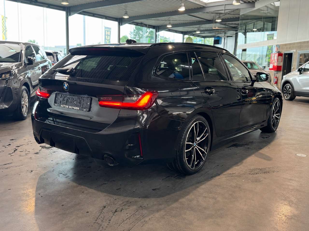 BMW 320 i Touring M-Sport — foto 3 van 20
