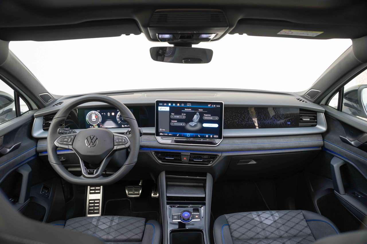 Volkswagen Tayron eHybrid R-LINE/PANO/IQLIGHTS/HUD/H&K/ACC/360/TREKH — foto 10 van 25