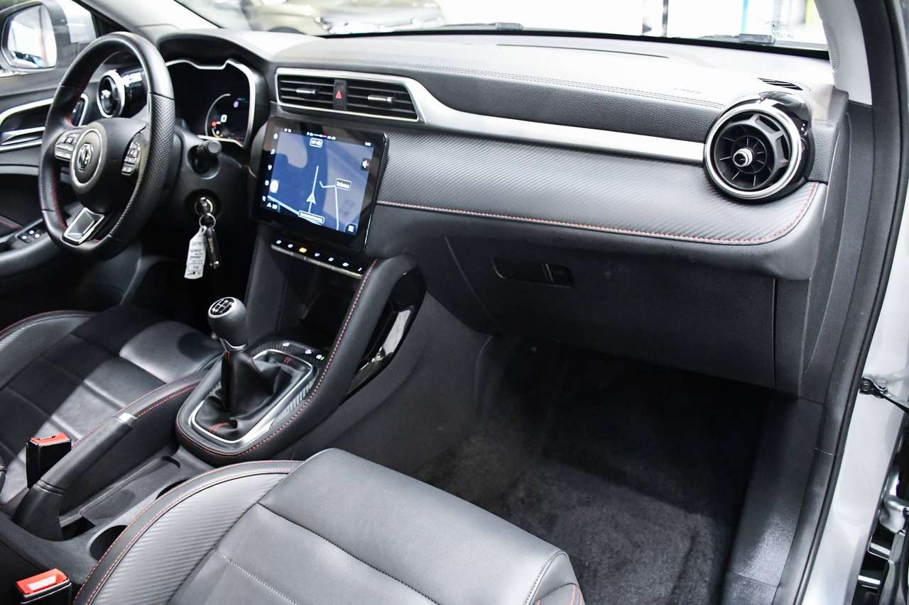 MG ZS ZS 1.5 VTi-Tech Luxury - LEDER / NAVIGATIE / CAMERA / SMARTLINK / PDC / CC — foto 7 van 21