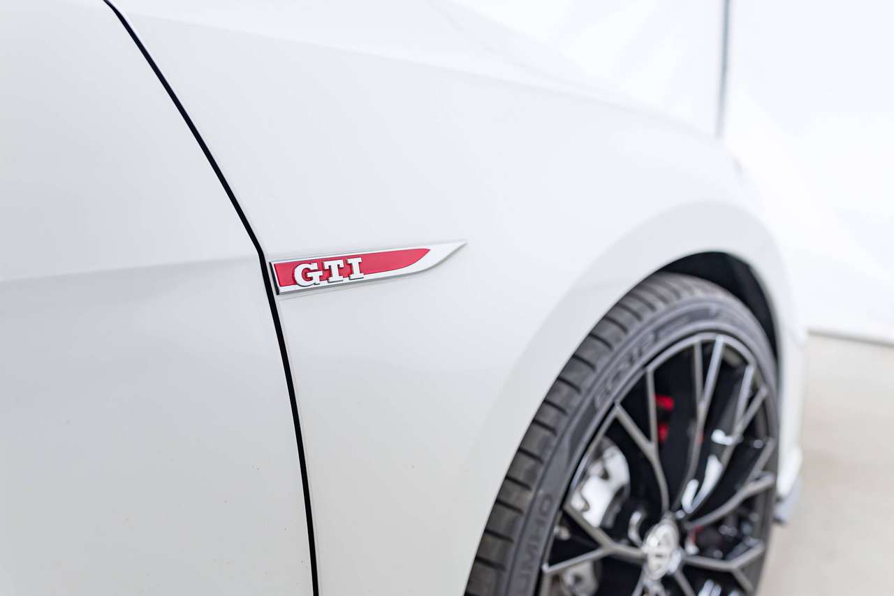 Volkswagen Golf GTI TCR|VOORKANT PPF BESCHERMD|AKRAPOVIC|PANO|CARBON|DYN-AUDIO-SYSTEEM|CAMERA|ZETELVERW.|ACC|LA|GARANTIE| — foto 8 van 25