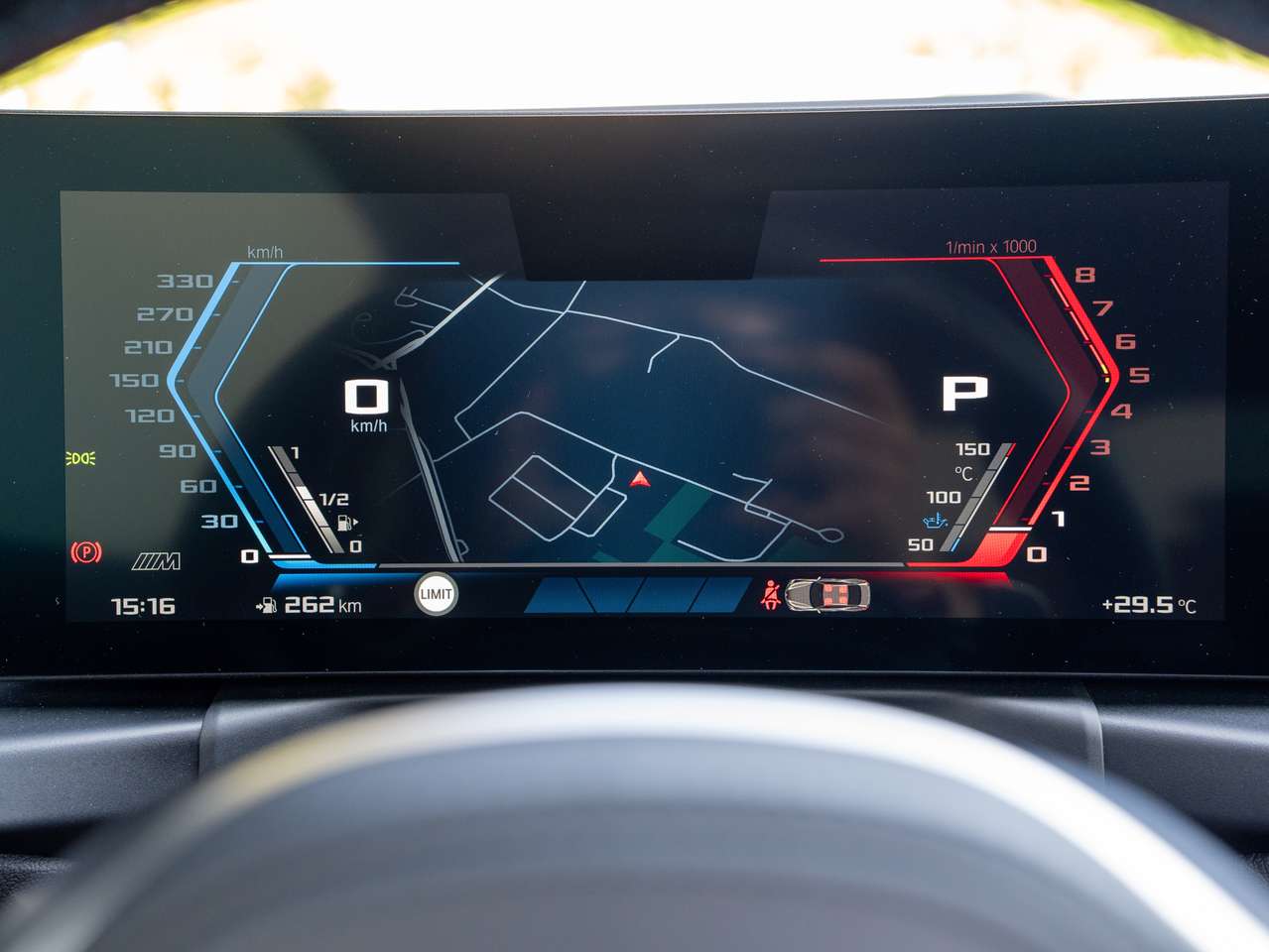 BMW M2 NEW CONDITION/PANORAMA/HEAD-UP DISPLAY/CAMERA/1ST OWNER/BELGIUM CAR — foto 18 van 25