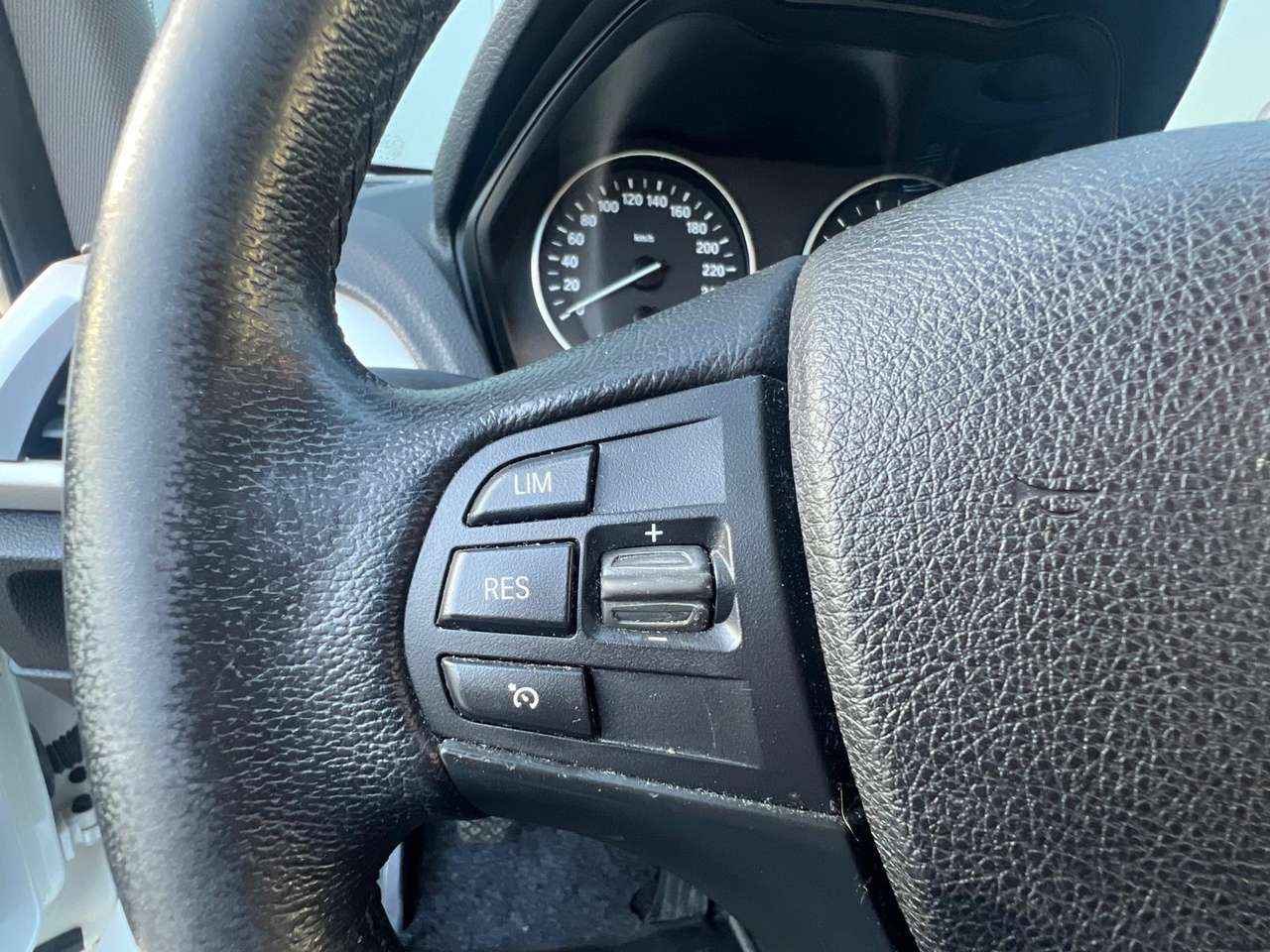 BMW 116 leder - cruise - vers onderhoud - mogelijkheid tot CarPlay — foto 15 van 25