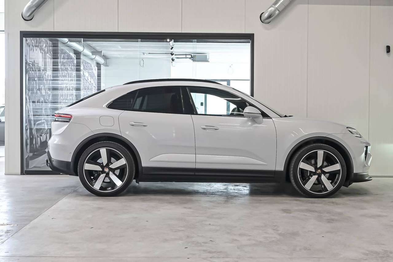 Porsche Macan Porsche Macan 4 – Performance Battery Plus – 22” Macan Sport – Luchtvering – Achterasbesturing – InnoDrive — foto 7 van 25