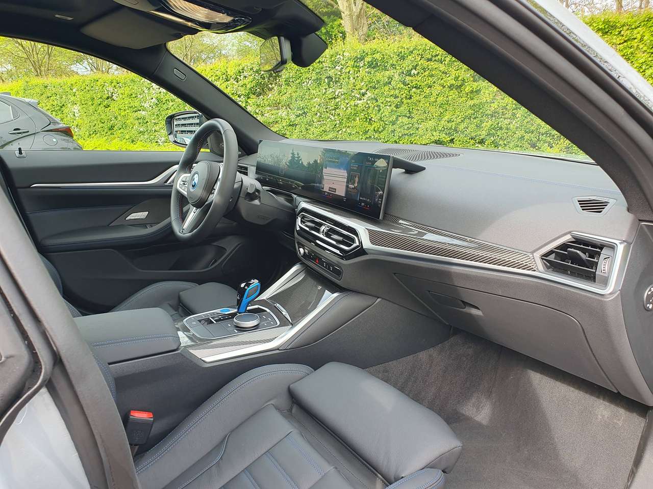 BMW i4 M50 xDrive 544pk 83kWh M-Sport - individual - Laser lights - Pano - trekhaak - SOH 99,2% — foto 9 van 24