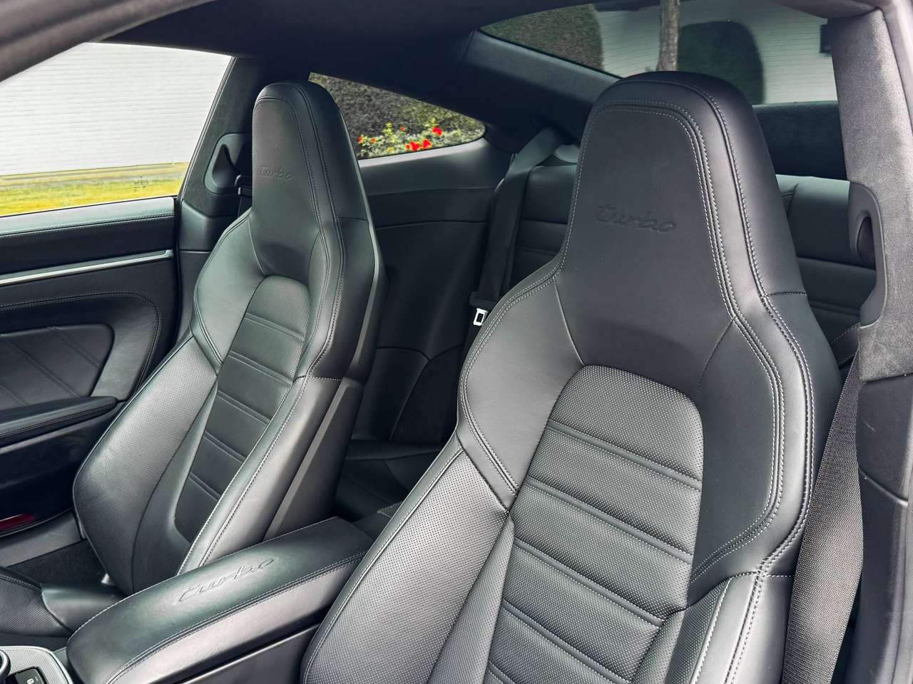 Porsche 911 992 TURBO / Arctic Grey / Burmester / 360 / Sunroof / Matrix / 14-Way  / — foto 4 van 17