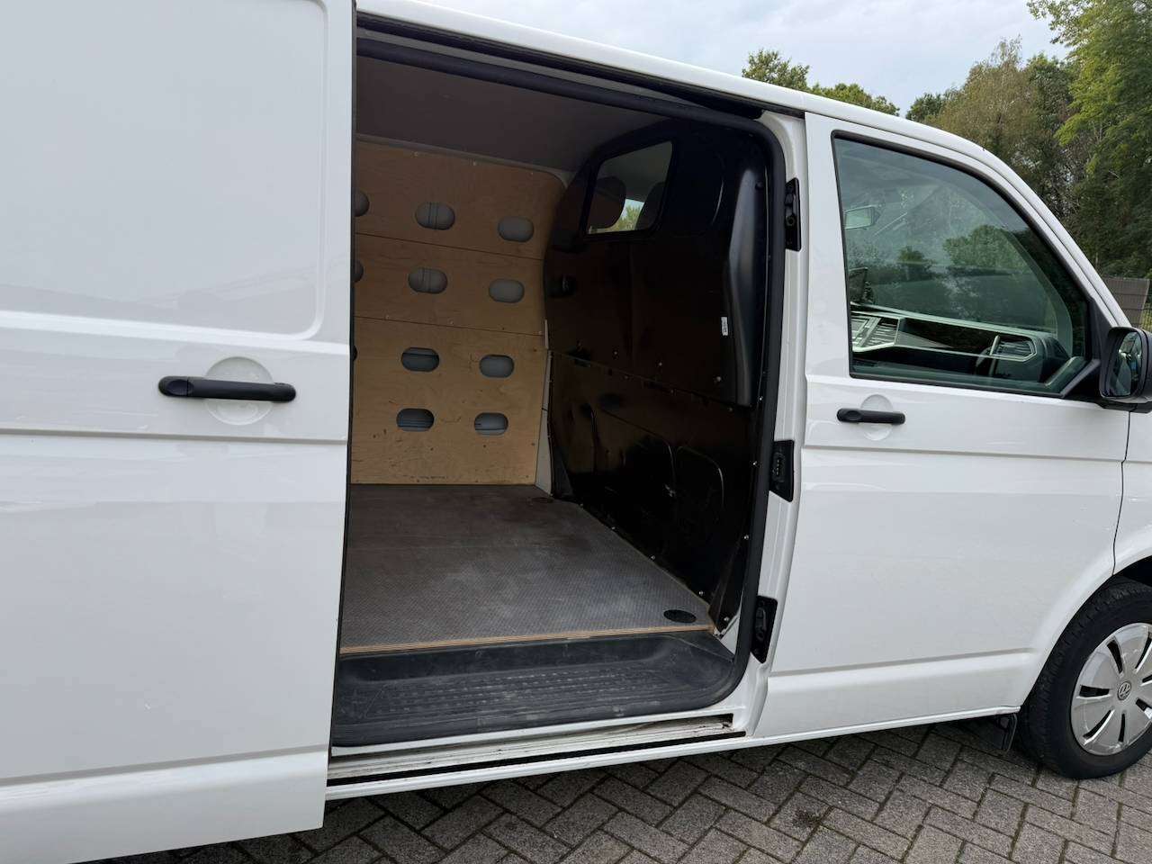 Volkswagen T6.1 Transporter BTW LANGE UITVOERING TREKHAAK CAMERA — foto 9 van 16