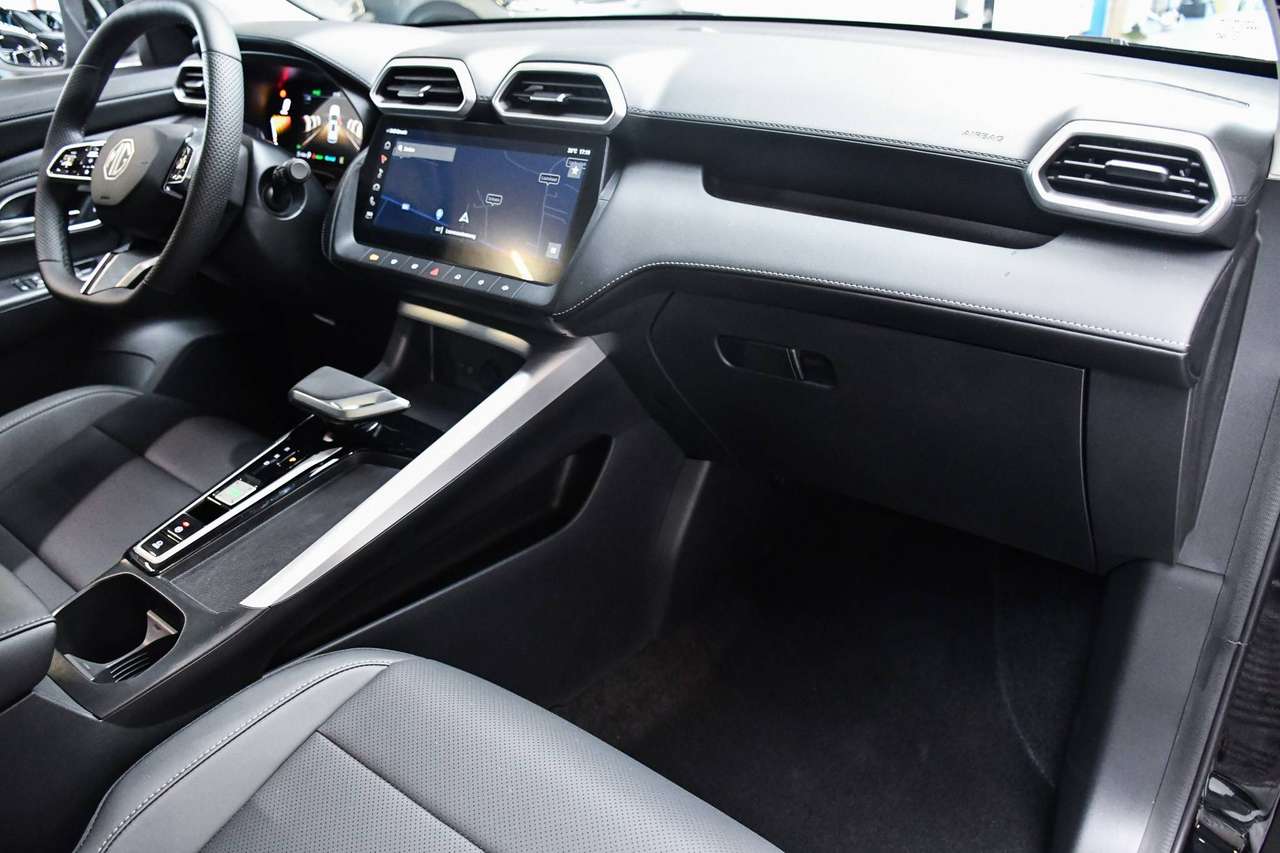 MG ZS ZS 1.5i HEV Hybride+ Luxury - OPEN PANO-DAK / LEDER / NAVIGATIE / CAMERA / ACC / SMARTLINK / BLIS — foto 8 van 23
