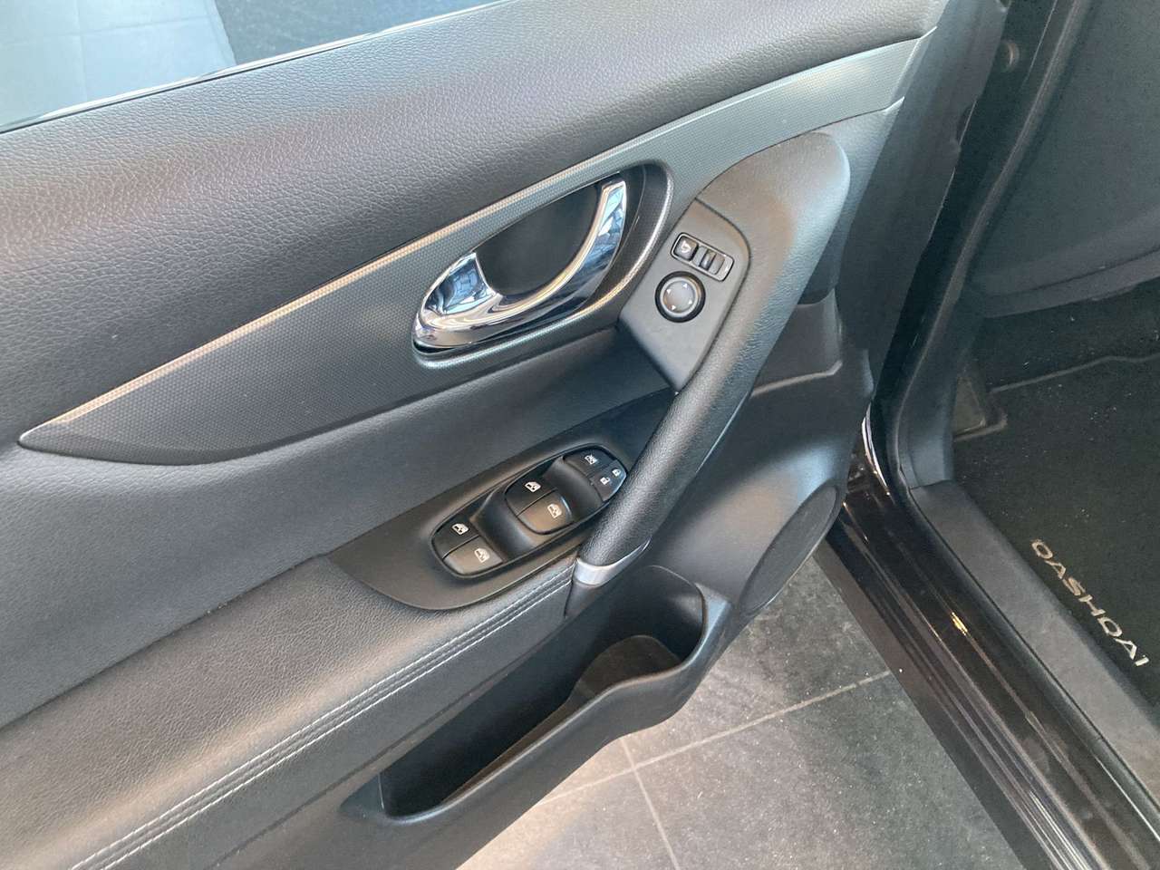 Nissan Qashqai BENZINE AUTOMAAT PANORAMISCH DAK LEDER — foto 18 van 19
