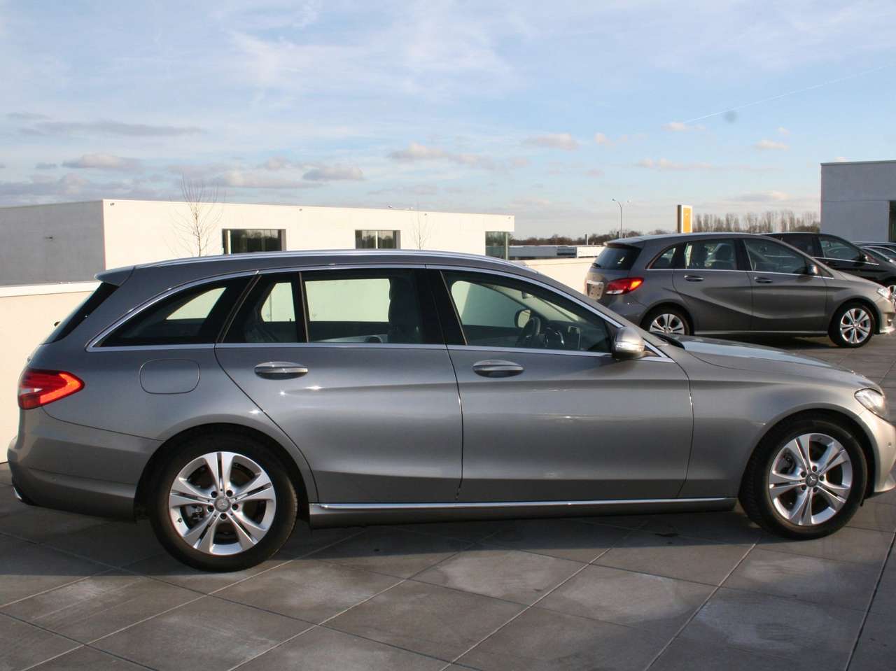 Mercedes-Benz C 180 PARKEERPAK/COLL.PREVENT ASSIST/18 INCH/AVANTGARDE — foto 2 van 5