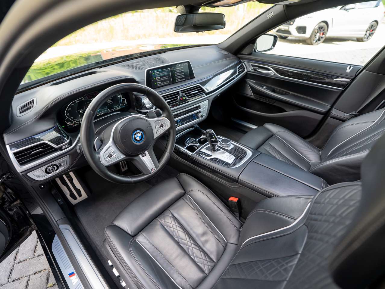 BMW 745 BTW-WAGEN/CARBON CORE EDITION/FULL BMW SERVICE/12M GARANTIE — foto 23 van 25