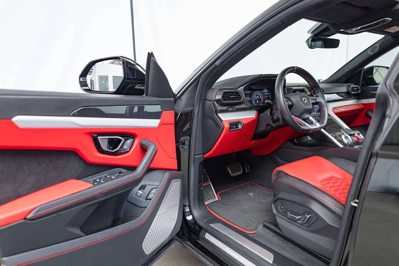 Lamborghini Urus 4.0 BITURBO V8|LUKAKU FIRST OWNER|NIGHT VISION|360°|BANG&OLUFSEN|MASSAGE|HEAD-UP|ZETELVERW.+KOELING|CARBON|REAR WHEEL ST. — foto 22 van 25