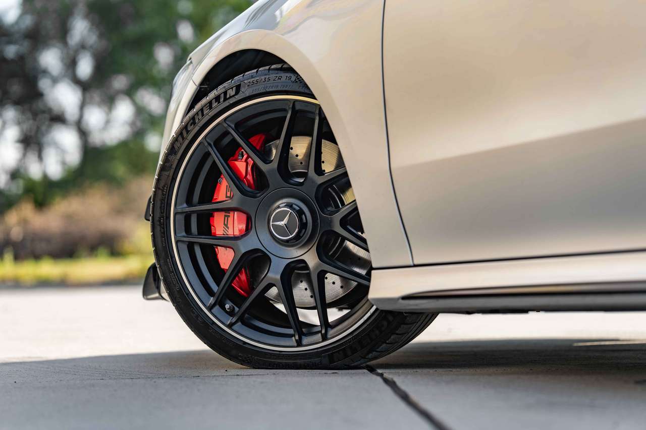 Mercedes-Benz CLA 45 AMG (2021) — foto 11