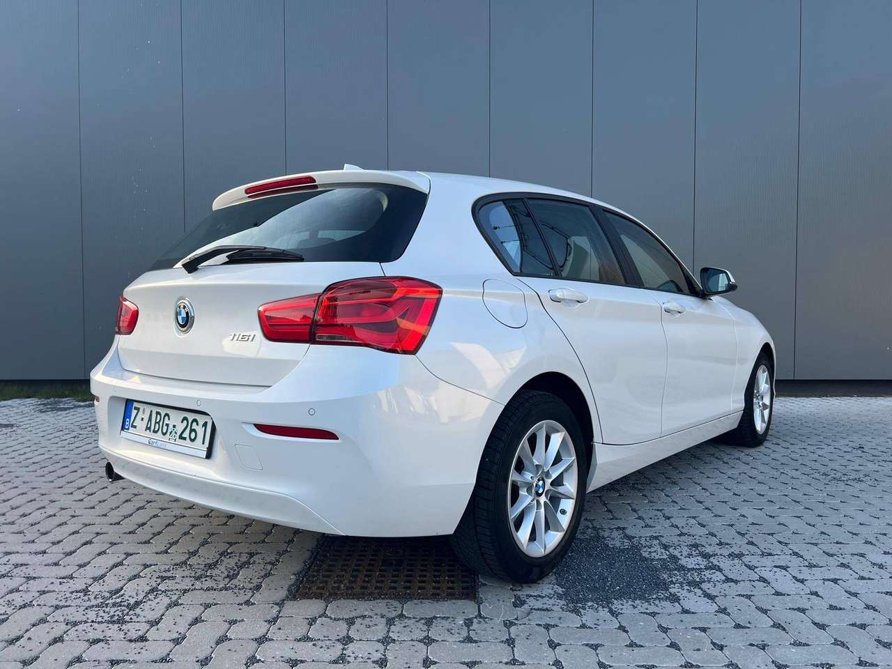 BMW 116 leder - cruise - vers onderhoud - mogelijkheid tot CarPlay — foto 3 van 25