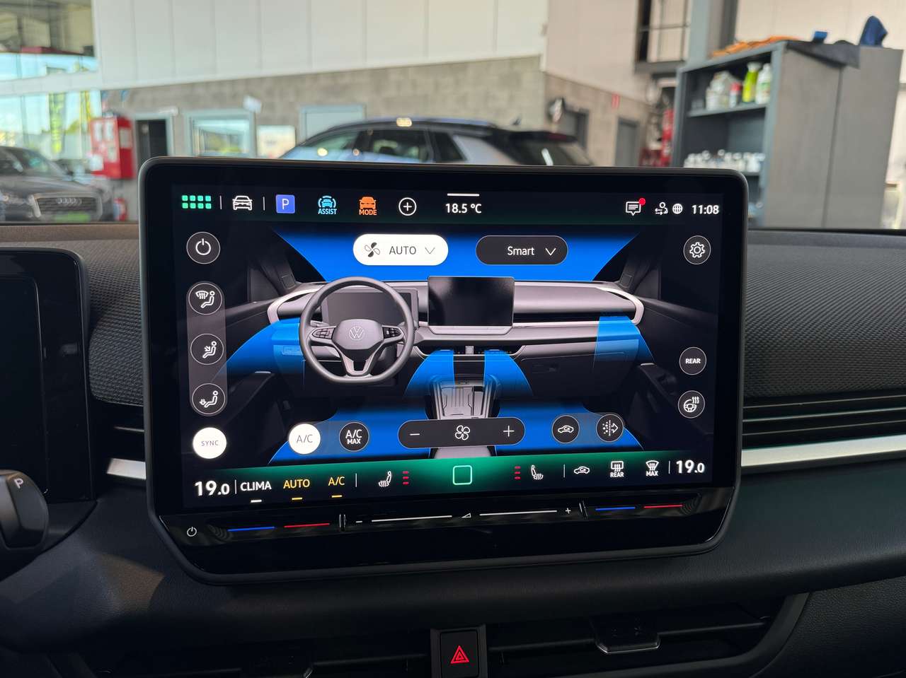 Volkswagen T-Roc 1.5 eTSI mHEV DSG R-Line 'Nieuw model' — foto 17 van 21