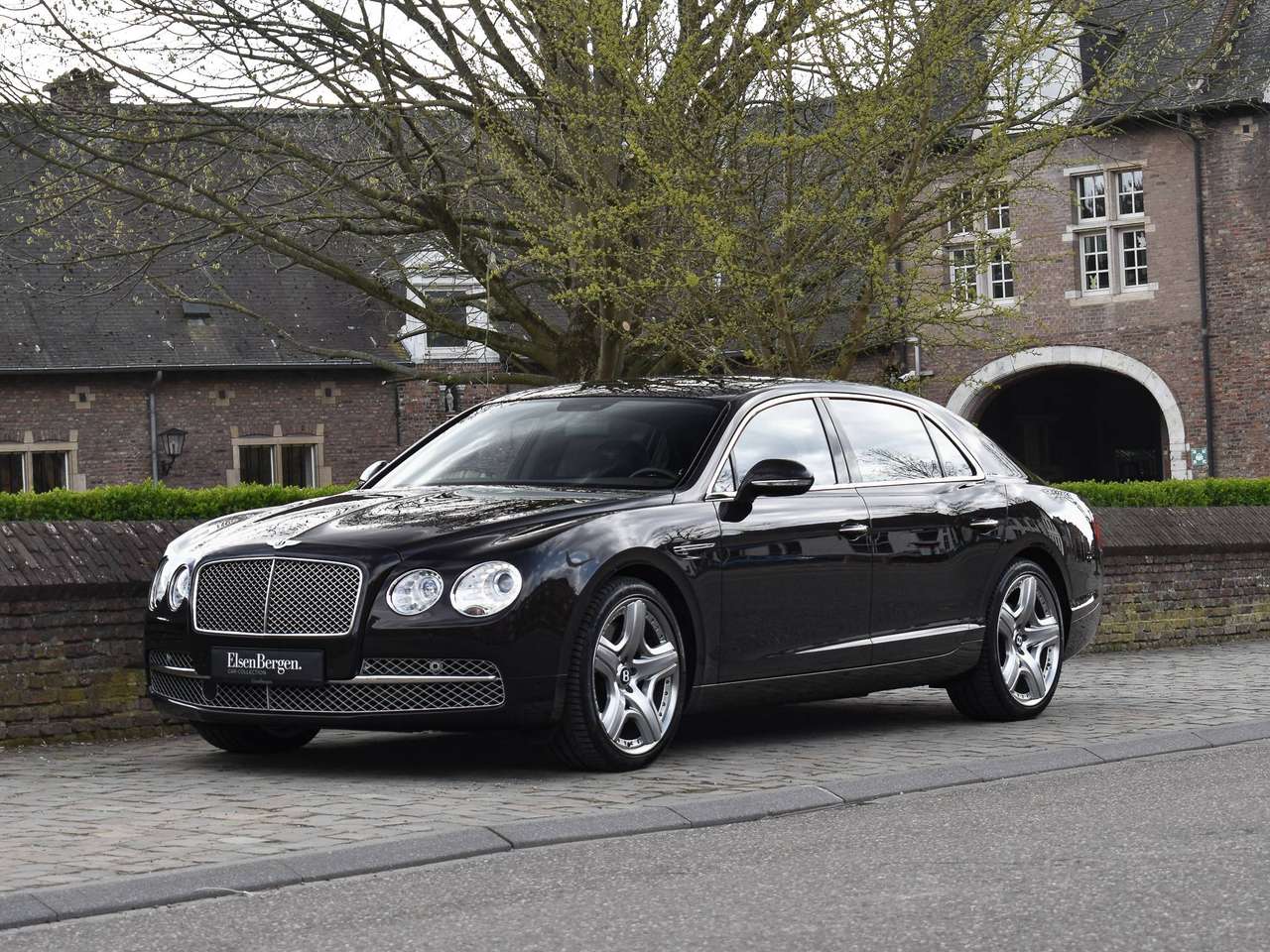Bentley Flying Spur W12 / Havana Metallic / Bentley History