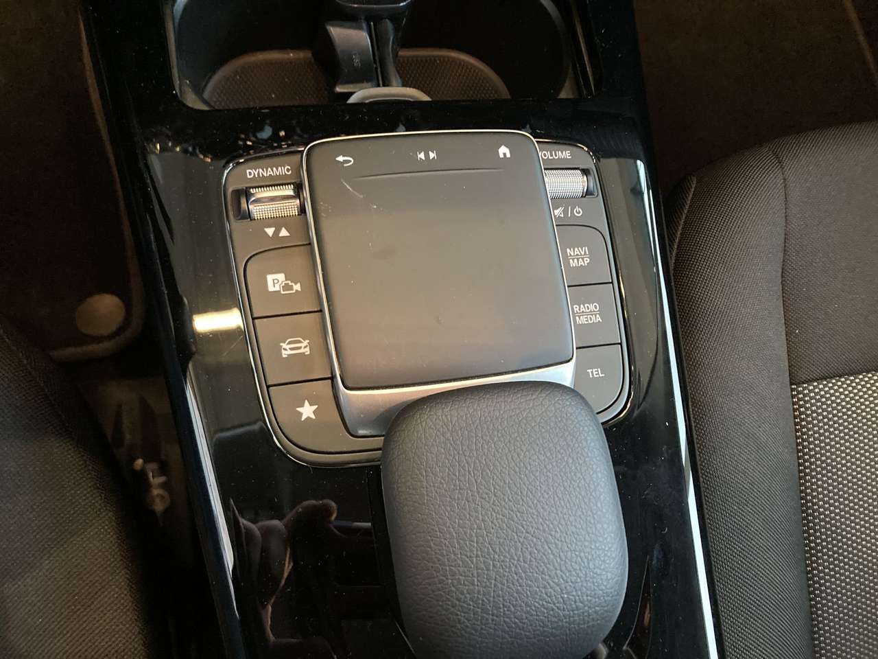Mercedes-Benz A 180 BENZINE AUTOMAAT  +TAL VAN OPTIES — foto 15 van 20