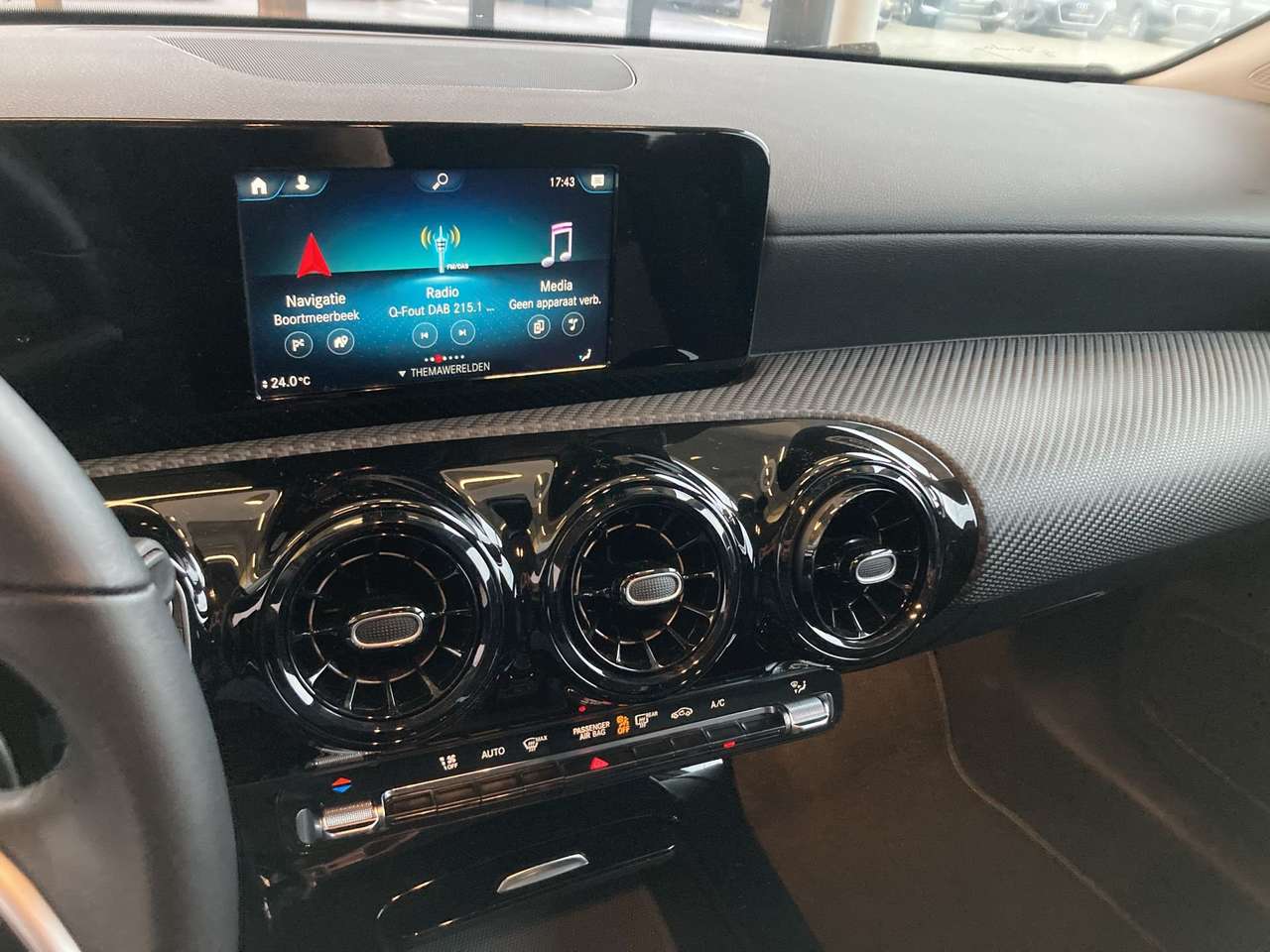 Mercedes-Benz A 180 BENZINE AUTOMAAT  +TAL VAN OPTIES — foto 11 van 20