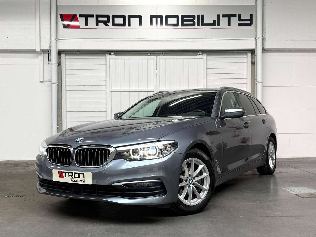 BMW 518 dA Touring NAVI*PDC*LED*CAMERA*CARPLAY*TREKHAAK*LEDER*