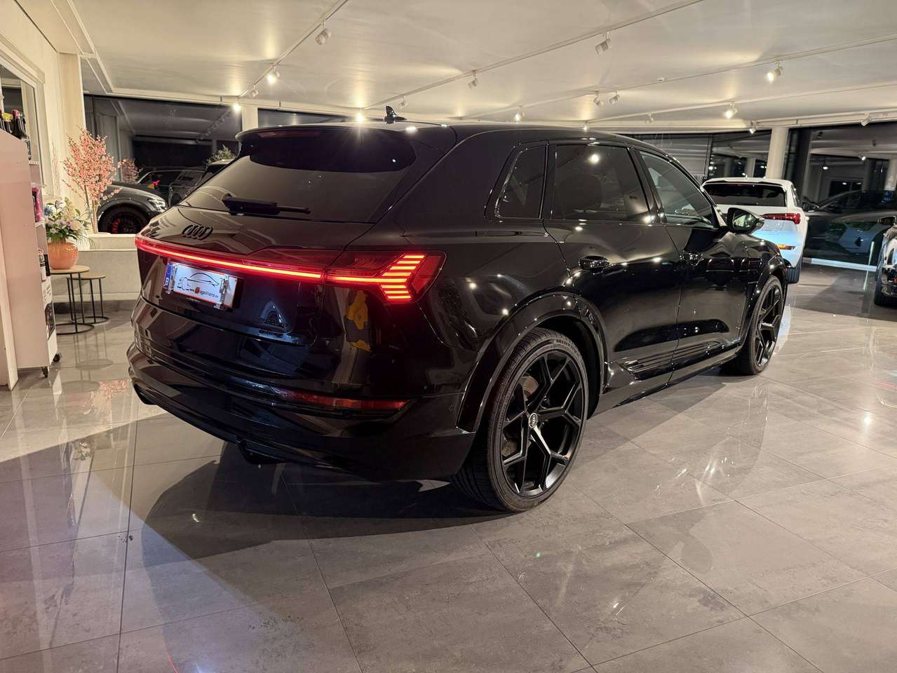 Audi SQ8 e-tron SOLD BIJ GARAGE VRIENS YVES BV!!!! — foto 16 van 22