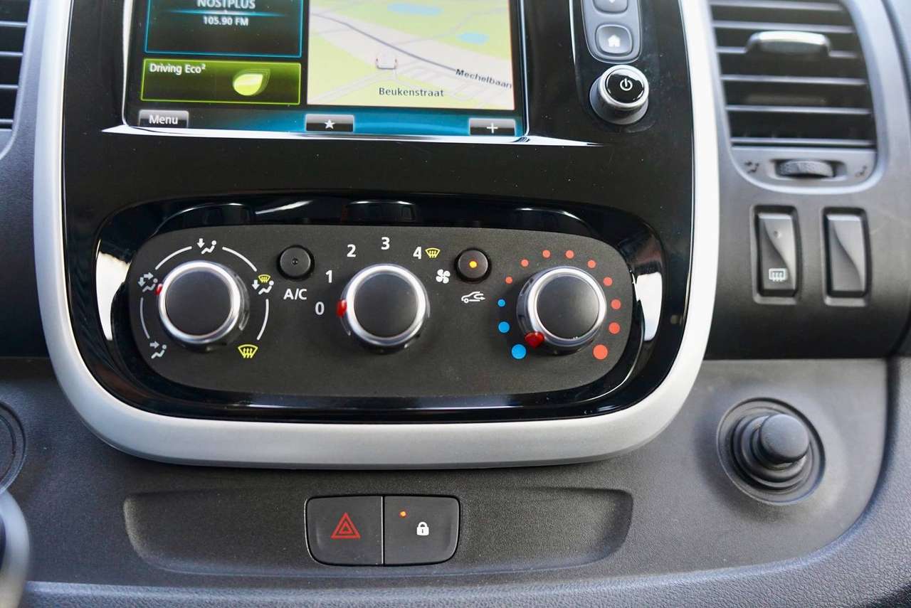 Renault Trafic 2.0 dCi 29 6 plaatsen lichte vracht — foto 24 van 25