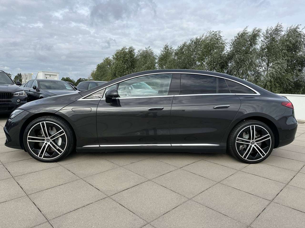 Mercedes-Benz EQE 350 350 Luxury Line Pano Dak Achterasbesturing Burmester — foto 3 van 19
