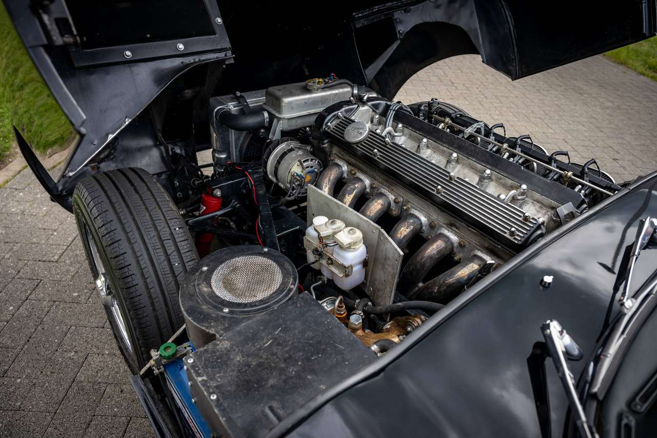 Jaguar E-Type 4.2 cabrio 5 speed — foto 17 van 25