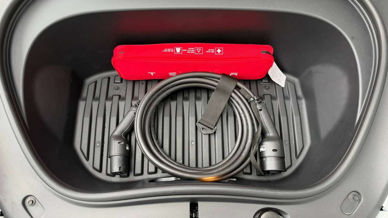 Tesla Model 3 RWD | Premium versie | LFP Batterij | 9.200km | ALS NIEUW! — foto 18 van 25