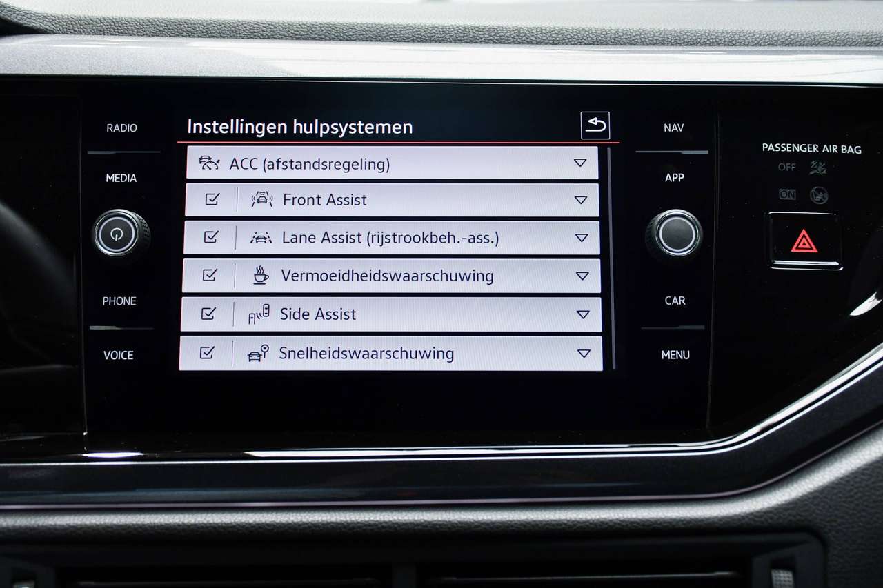 Volkswagen Polo GTI Polo GTI 2.0 TSI DSG - NAVIGATIE VIA SMARTLINK / CAMERA / BLIS / ACC / PDC — foto 13 van 20