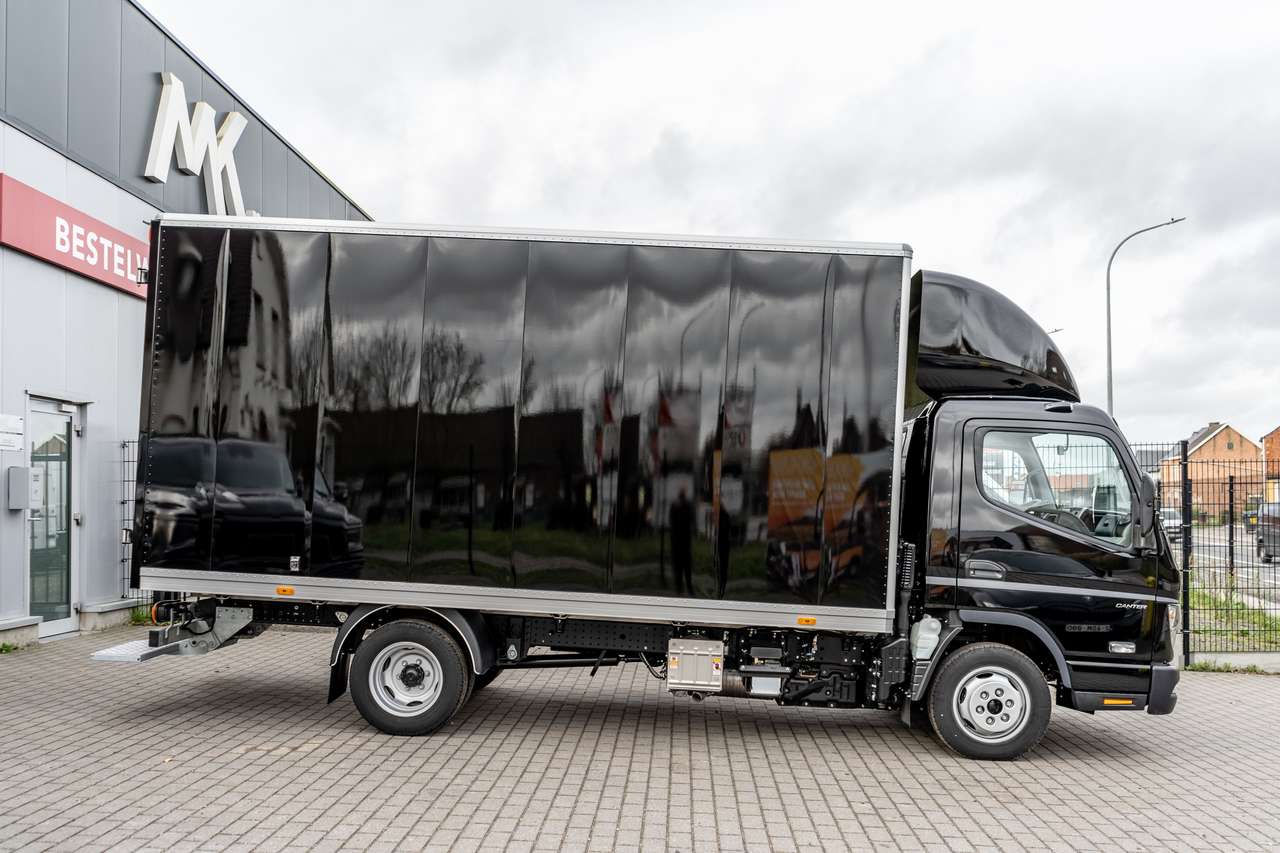 Mitsubishi Canter Meubelbak - Automaat - Trekhaak 3500kg - 53.500ex — foto 2 van 15
